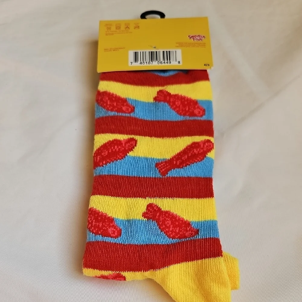 SWEDISH FISH Mens Graphic Crew Socks 6-12 NWT